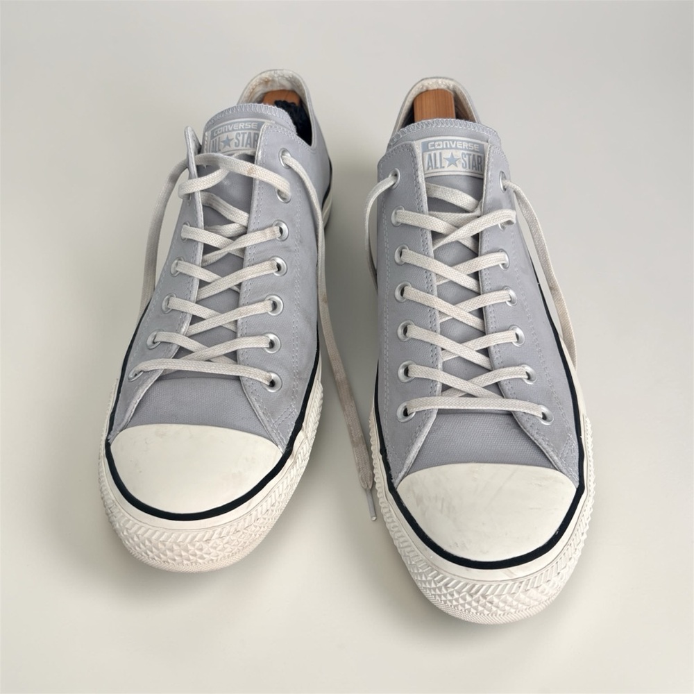 Converse Chuck Taylor All Star Leather Low Top Sneakers Gray Men’s
